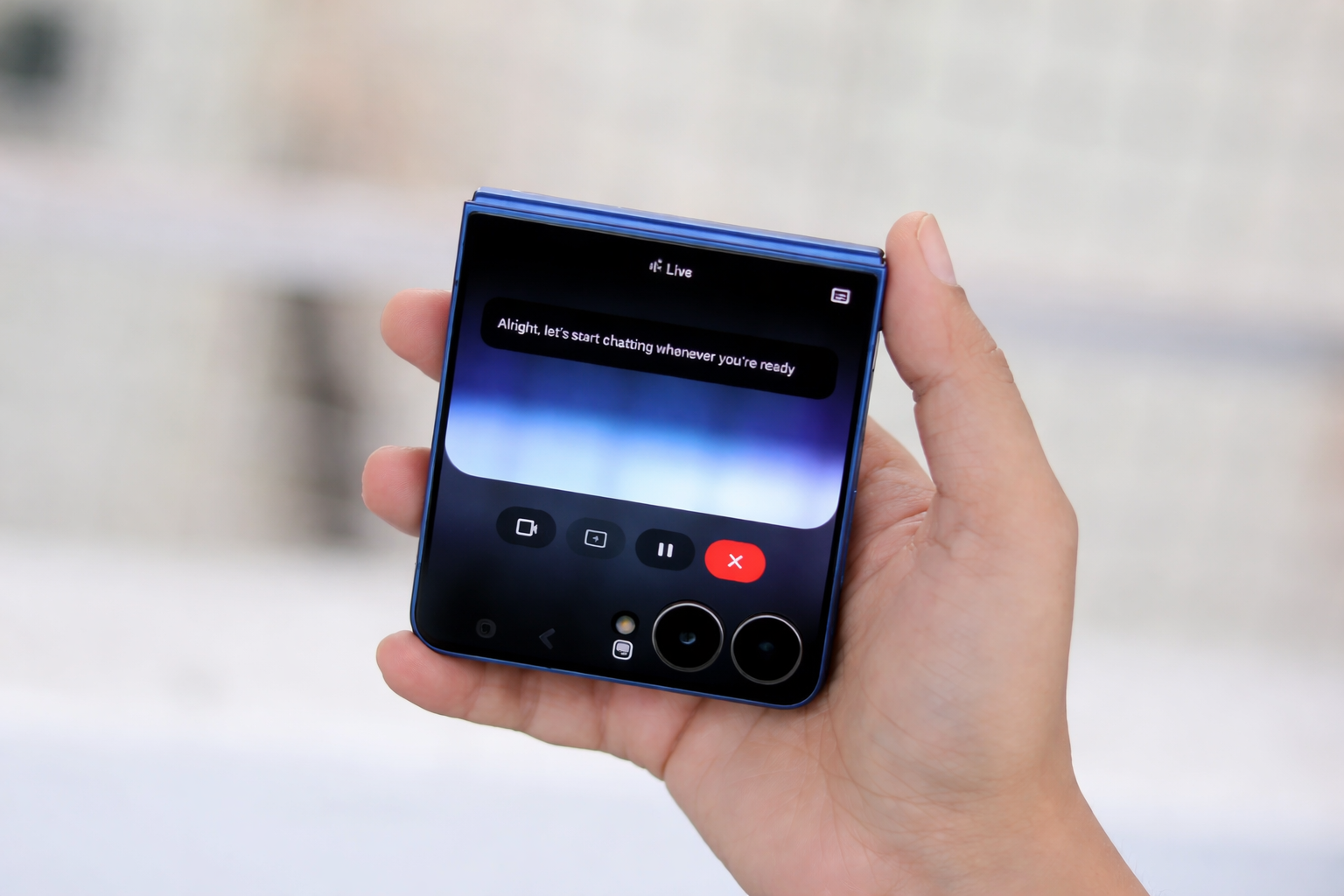 foldable smartphone with live chat display (1)